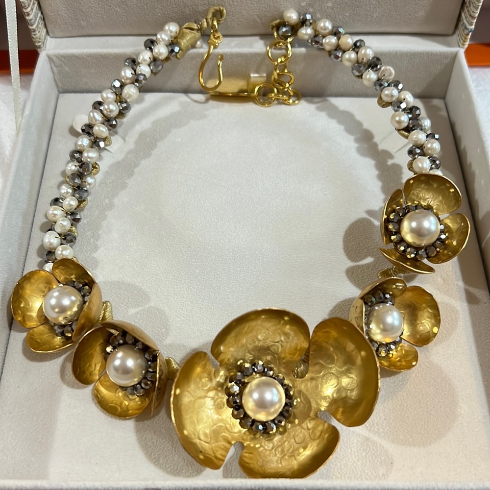 Vilaiwan Golden Flowers Pearl Necklace